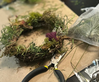 Load image into Gallery viewer, Living Wreaths : Air Plants with Terra Cotta Plant Boutique // Sat. March 14th // 1pm - 3pm
