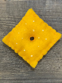 Load image into Gallery viewer, Cheeze cracker catnip toy
